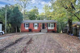 900 Davenport Street