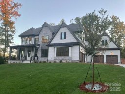 817 Lakeforest Drive