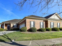 2802 Santiago Circle