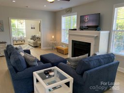 9033 Rosalyn Glen Road