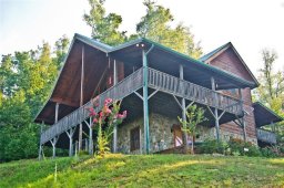 2317 Mountain Crest Drive