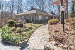 3908 Sherwood Circle