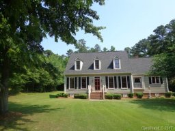 215 Williamsburg Lane