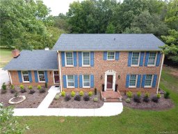 207 Williamsburg Lane