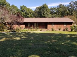 1103 White Oaks Circle