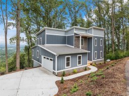 8 Tranquil Forest Way