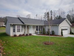 727 W Saint Johns Way