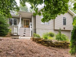 5 Poplar Creek Drive