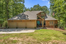 2964 Lakeshore Drive