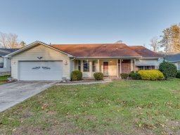 747 W Saint Johns Way