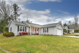 403 N Woodfield Court