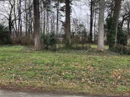 8713 Larchmont Circle