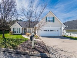 11 Forest Berry Road