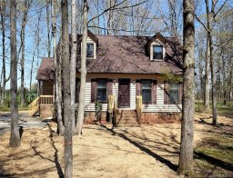 902 White Oaks Circle