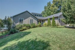 122 Harbor Point Drive