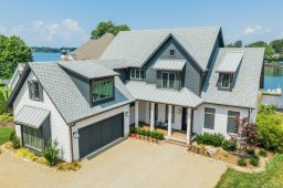 21109 Lakeview Circle