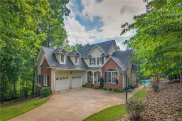 196 Col Hamptons Court