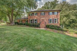 1324 Fallingbrook Court