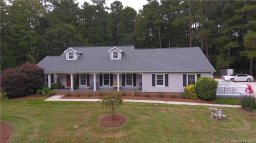 217 Williamsburg Lane