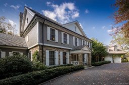 729 Wonderland Trail