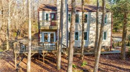 1355 Lurecliff Place