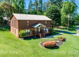 21429 Pinecrest Place