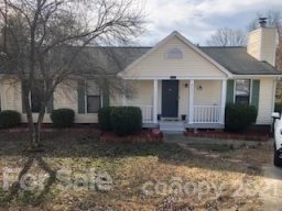 2931 Drakes Crossing Drive