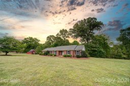 2802 Cedar Trail Lane