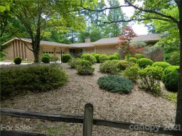 1580 Mountain Circle Drive