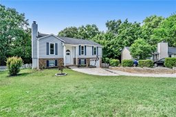 2935 Drakes Crossing Drive