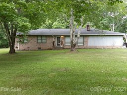 105 Meadowbrook Circle