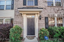 9921 Kings Parade Boulevard