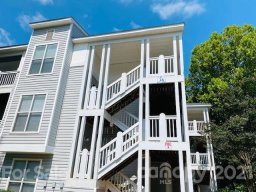 36 Hamiltons Harbor Drive