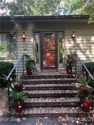 25 Hunting Country Trail