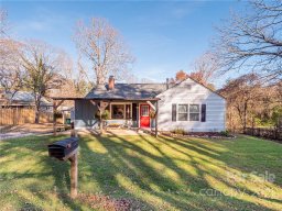 503 W Chestnut Drive