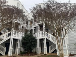 20 Hamiltons Harbor Drive