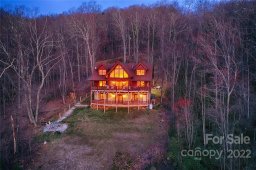 1013 Hickory Nut Lane