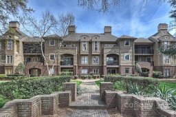 1109 E Morehead Street