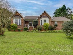 2409 Gleneagles Drive