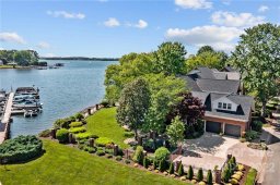 16709 100 Norman Place