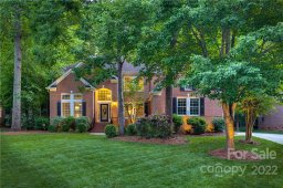 911 Thorn Ridge Lane