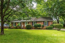 4632 Twin Oaks Place