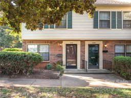 4638 Old Lantern Way