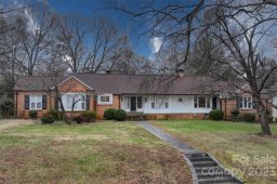 2637 Armstrong Circle