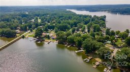 365 N Fisherman Lane