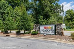 800 Vista Lake Drive