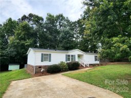 217 Meadowbrook Circle