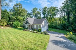 494 Melrose Avenue Extension