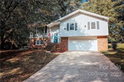 1311 Poplar Circle