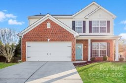 135 Meandering Way Lane